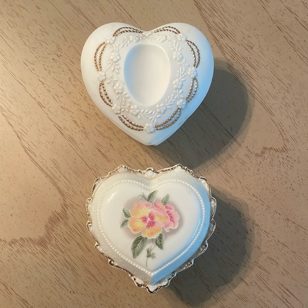 Lot of 2 Heritage House Heart-Shaped Music Trinket Boxes Porcelain Floral Design